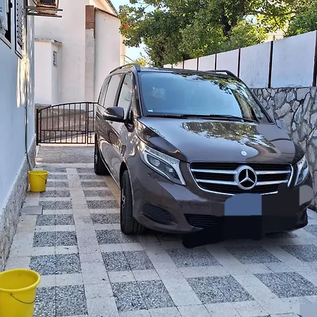 Apartament 137 *