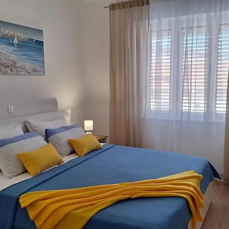 Apartament 137 *