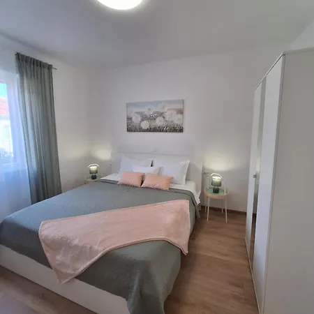 137 Apartament *