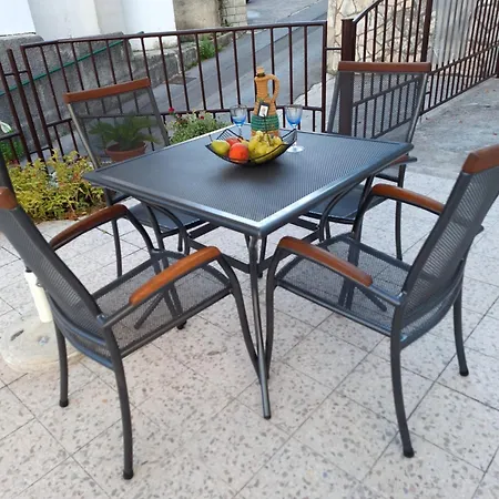 Apartament 137 *